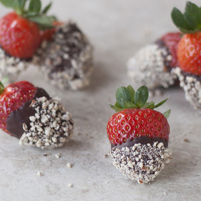 chocolate strawberries almond coated chocolate strawberries chocolate strawberries almond coated chocolate strawberries